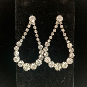 Silver Tone Rhinestone Dangle Drop  Graduated Tear Drop Earrings